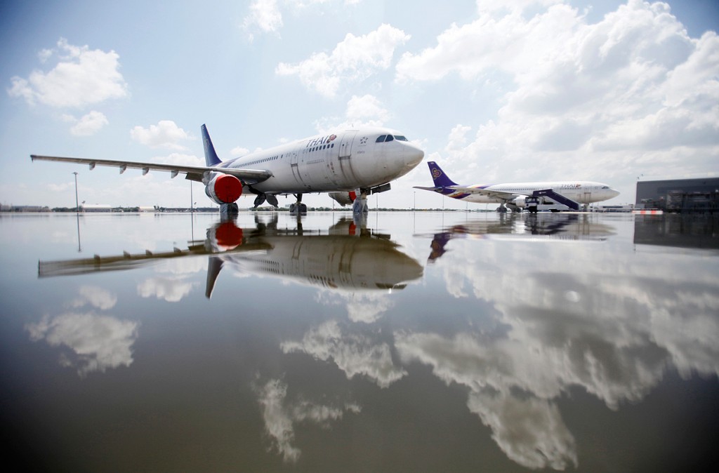 Don Muang airport in Bangkok, on October 26, 2011. (Reuters/Bazuki Muhammad)