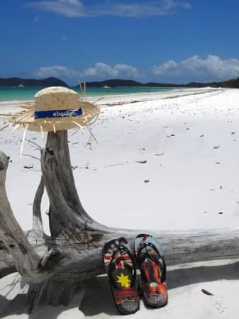 ebookers au bord d'une plage de rêve